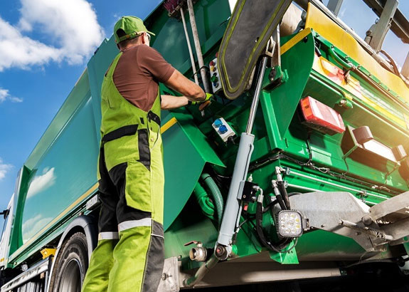 VKU-Umfrage Rückwärtsfahren Abfallsammelfahrzeuge Header-Bild